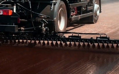 Liquid bitumen emulsifier production process